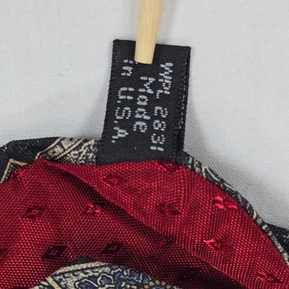 Vintage 90s Villa Bugatti Italian Silk Geometric Paisley Tie Navy Gold 3.75 x 58